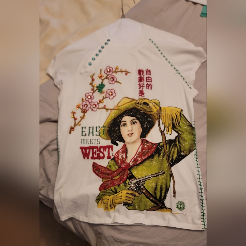 HAND EMBROIDERED western tee
